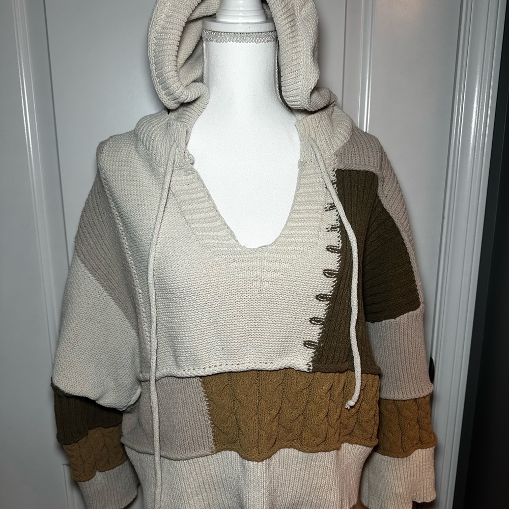 POL Multi Textured Color Block Patchwork V-Neck K… - image 3